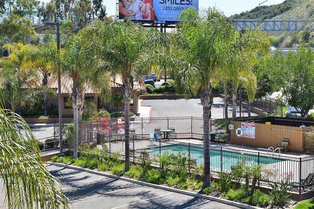 Motel 6 San Diego - Mission Valley Zewnętrze zdjęcie