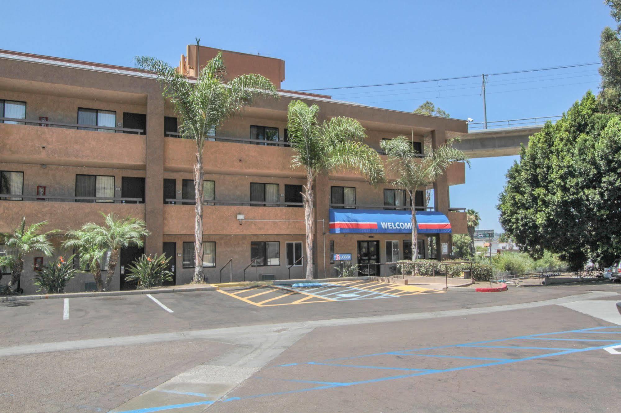 Motel 6 San Diego - Mission Valley Zewnętrze zdjęcie