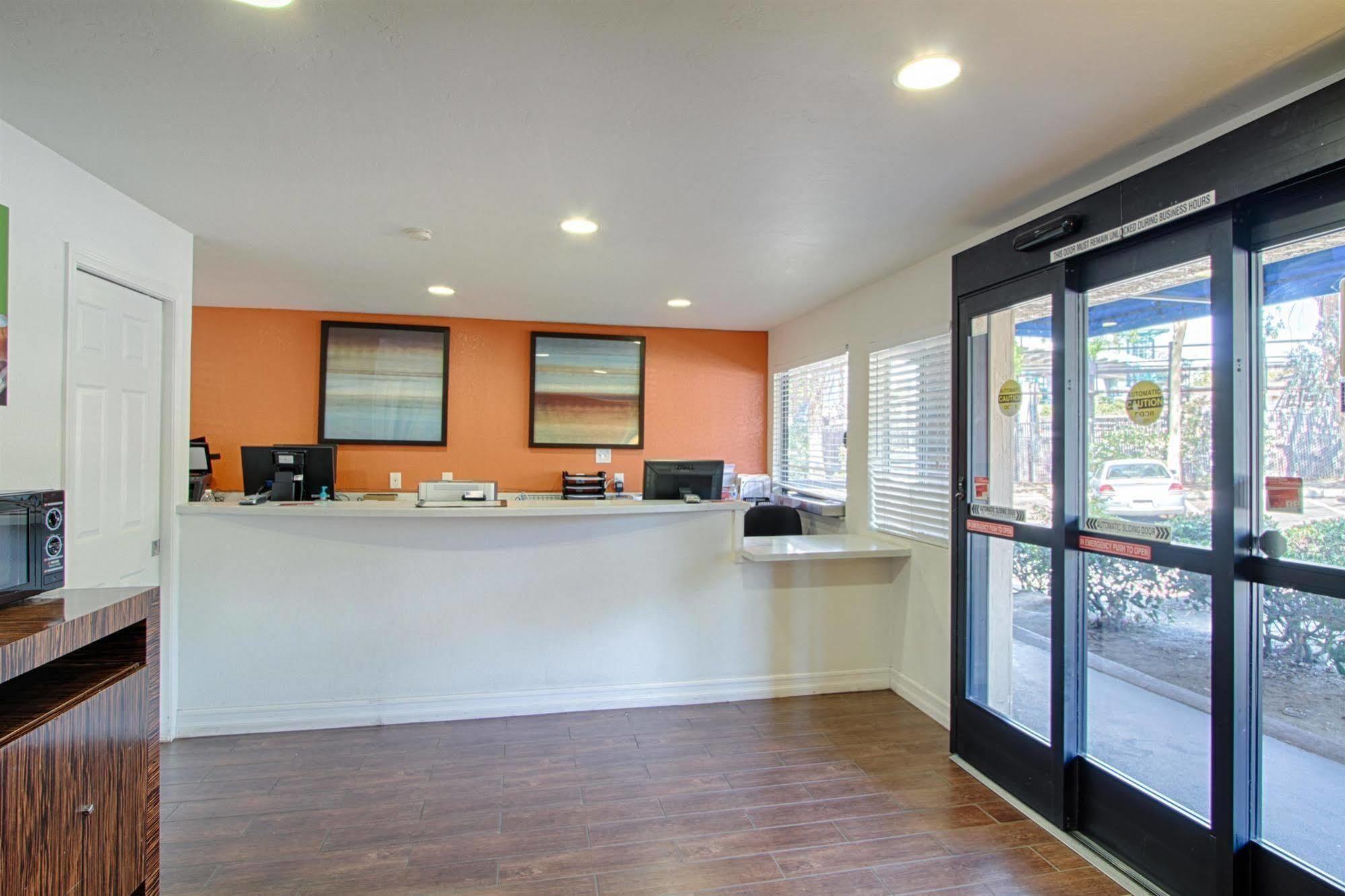 Motel 6 San Diego - Mission Valley Zewnętrze zdjęcie