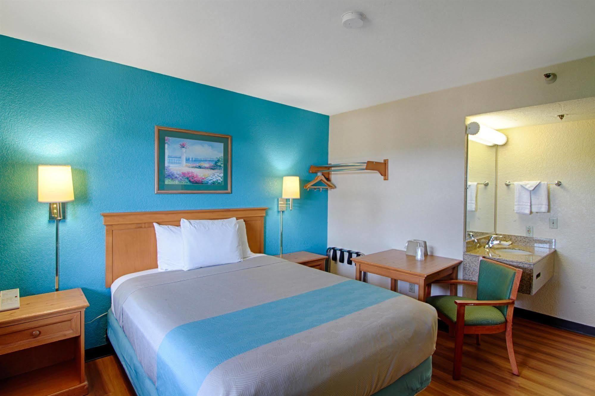 Motel 6 San Diego - Mission Valley Zewnętrze zdjęcie